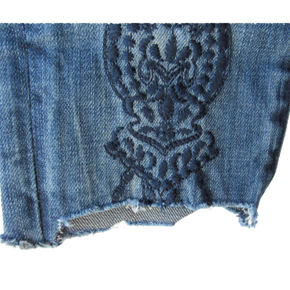 BLANK NYC Embroidered Skinny Step Hem Jeans - Picture 6 of 9